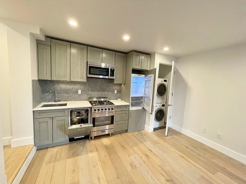 1st image of 421 W 21st St #11B