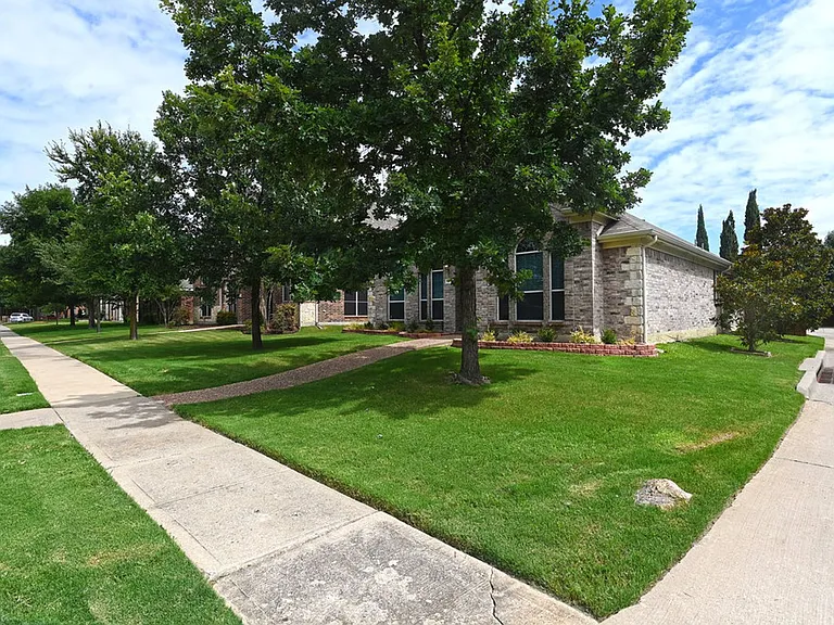 1073 Red Hawk Dr — Photo 26