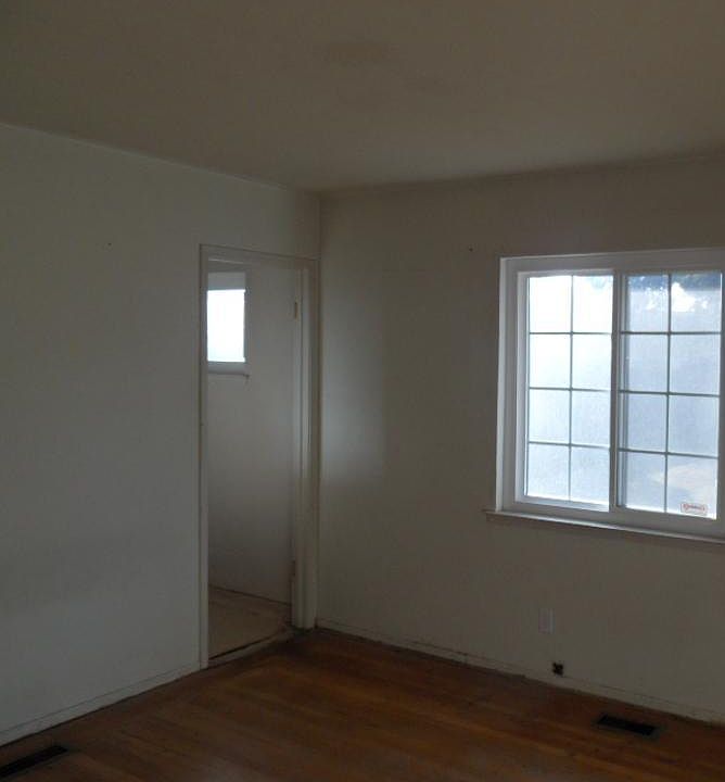 2nd image of 4732 E Brown Ave