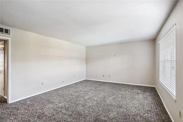 2 bed, 2.0 bath, 1200 sqft, $1,500 — Photo 2