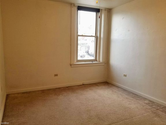 5th image of 3528 Boulevard Of The Allies APT 2