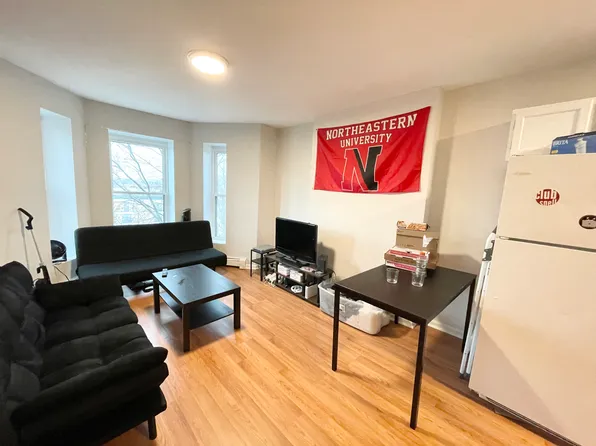 86 Hammond St, Boston, MA