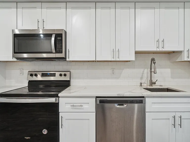 1829 E Sergeant St #8 — Photo 3
