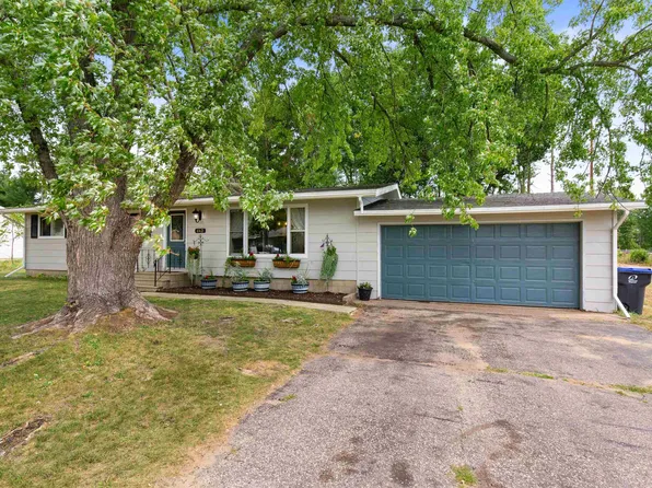 643 S Evergreen St, Wautoma, WI 54982