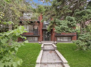 18 33rd St #4, Toronto, ON M8W3G9