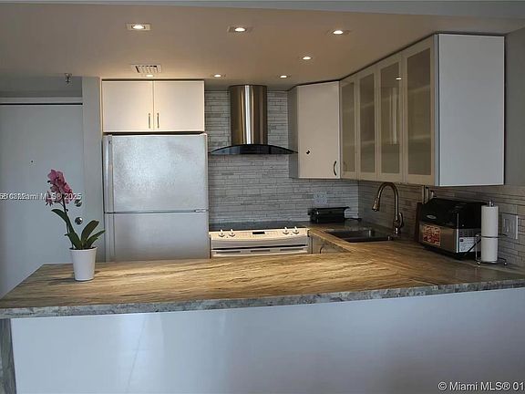 2nd image of 1010 NW 11th St APT 601