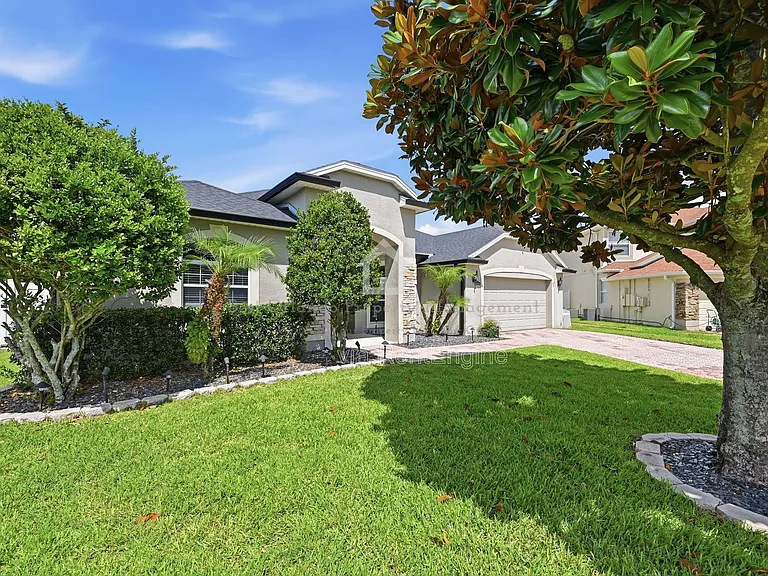 15601 Grays Harbor Way — Photo 3
