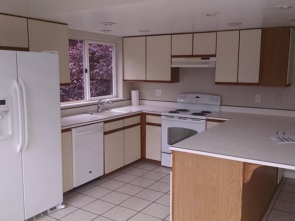 5th image of 6116 22nd Ave NW