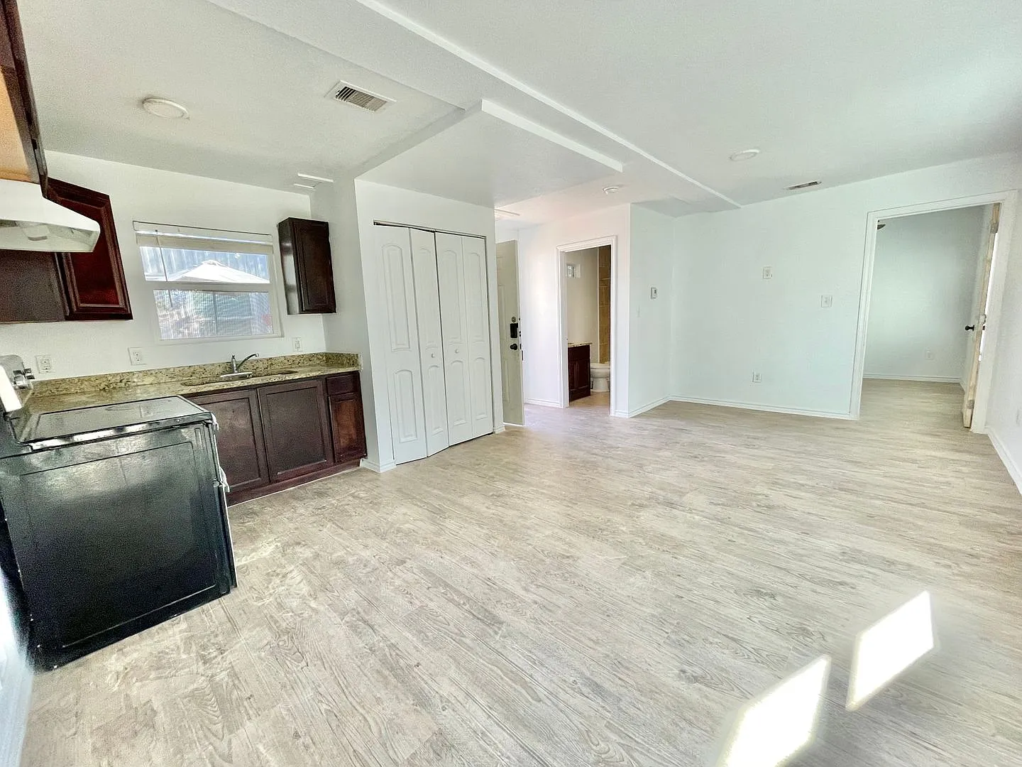 Rivas 1033 - 78207 — Photo 3