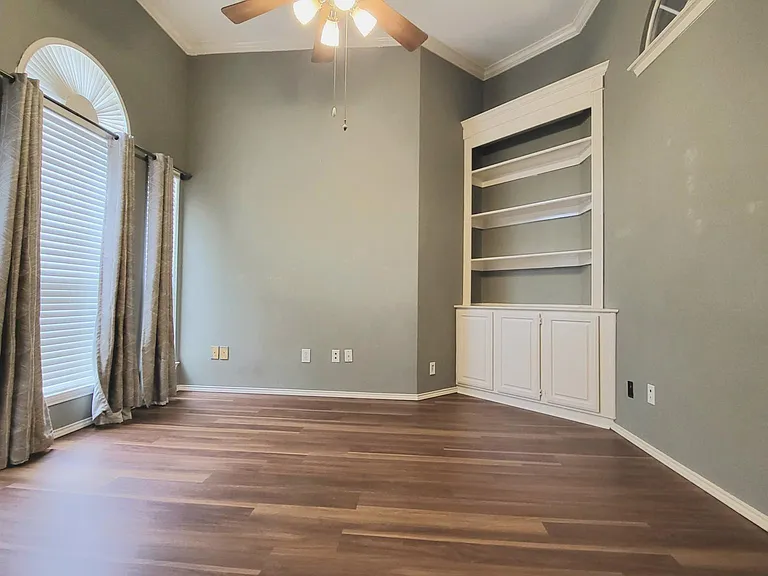 2421 Micarta Dr — Photo 6