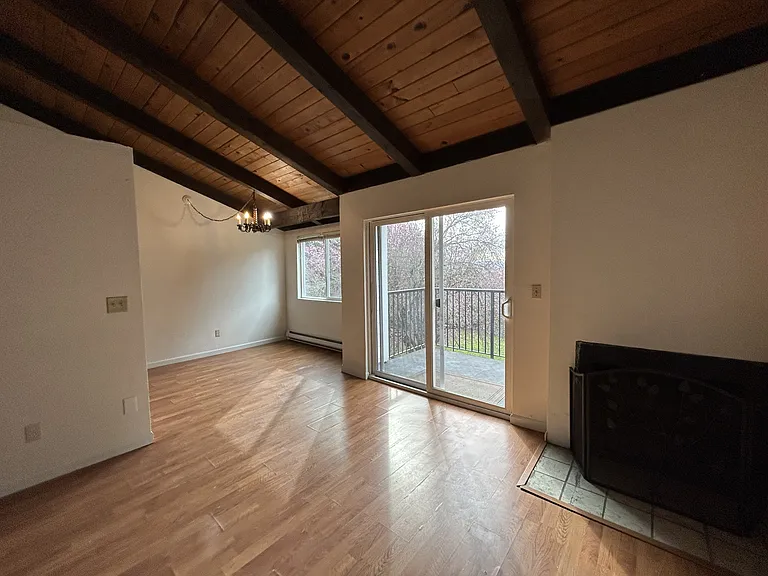15280 Macadam Rd S #E303 — Photo 4