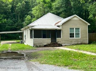 7112 Grierson St, Moss Point, MS 39563
