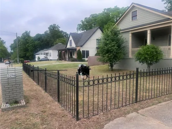 3296 Myrtle St, College Park, GA 30337