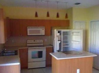 4th image of 2947 SE 15th Ave