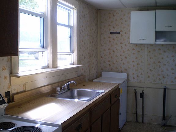 5th image of 139 A St