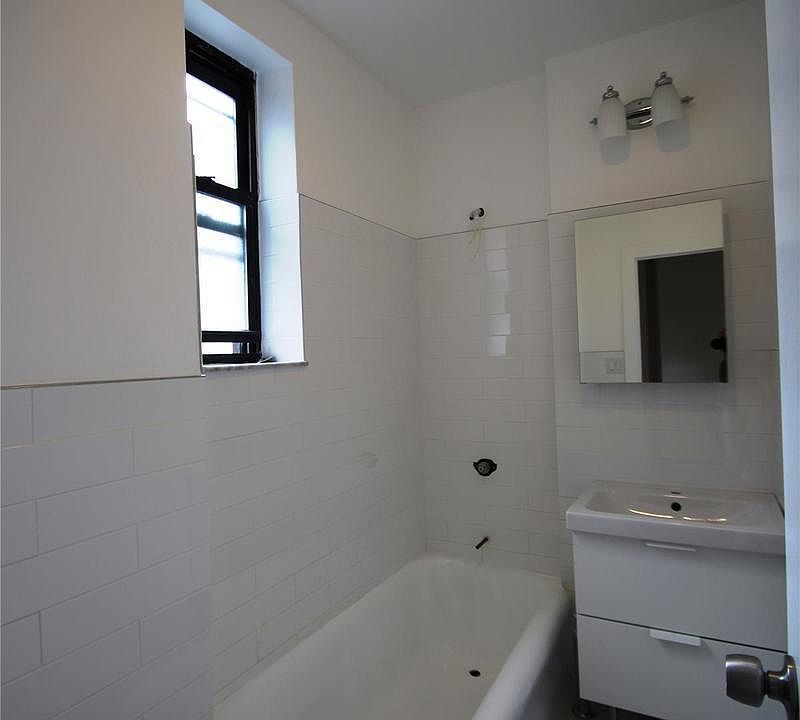 2nd image of 295 Washington Ave APT 5H