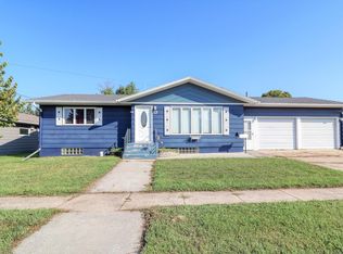 17 1st Ave E, Ada, MN 56510
