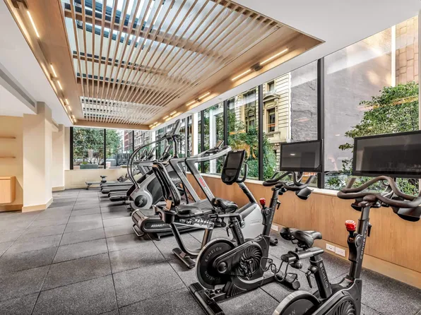 77 West 24th Street image 16 of 25