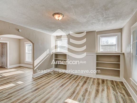 813116_003_wm_-_living_room_13421532.jpg