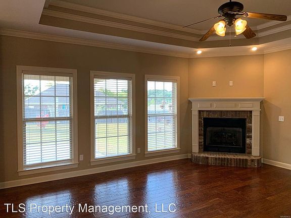 4th image of 207 W Sommer Oak Dr