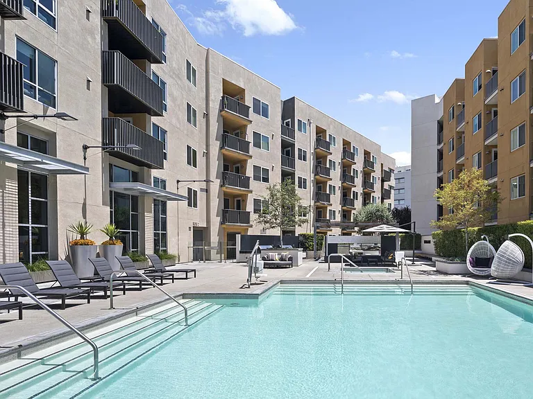 Camden Glendale — Photo 29
