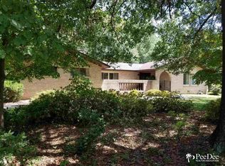 724 Crestview Dr, Bennettsville, SC 29512