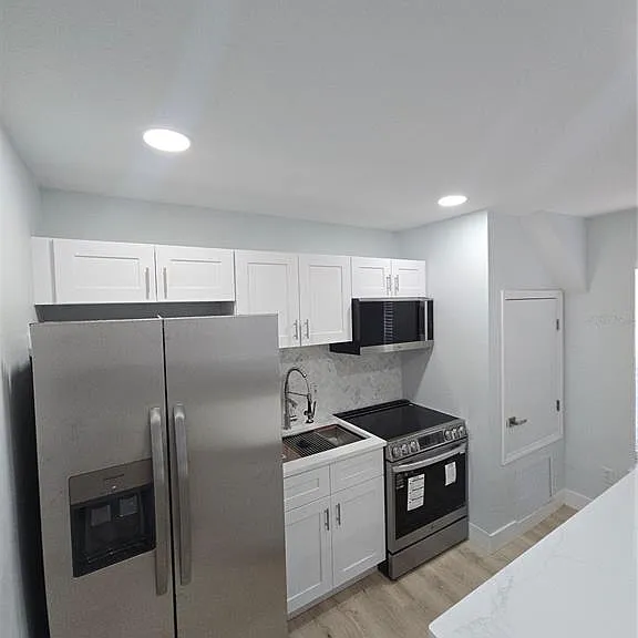 104 Eastpark Cres #B — Photo 9