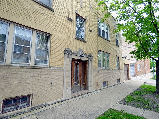 1st image of 5635 W Wellington Ave #1