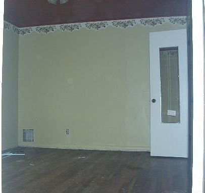5th image of 305 W College St