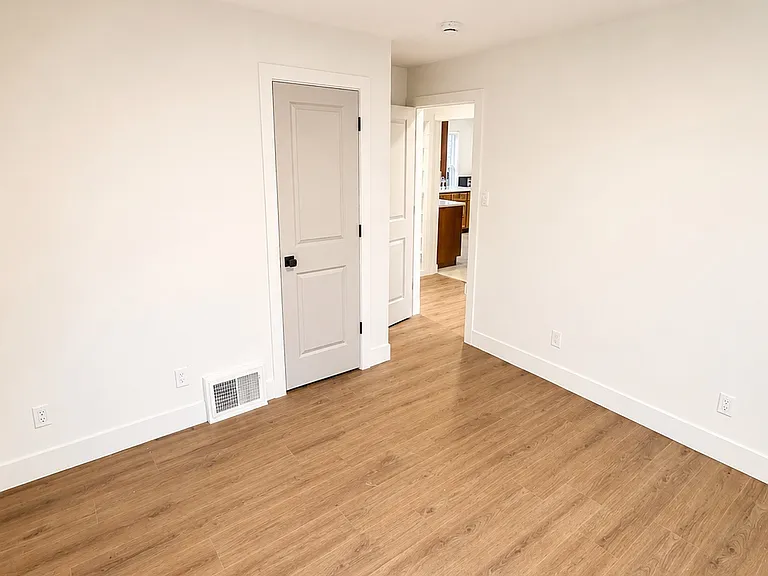 1823 E Stratford Ave — Photo 14