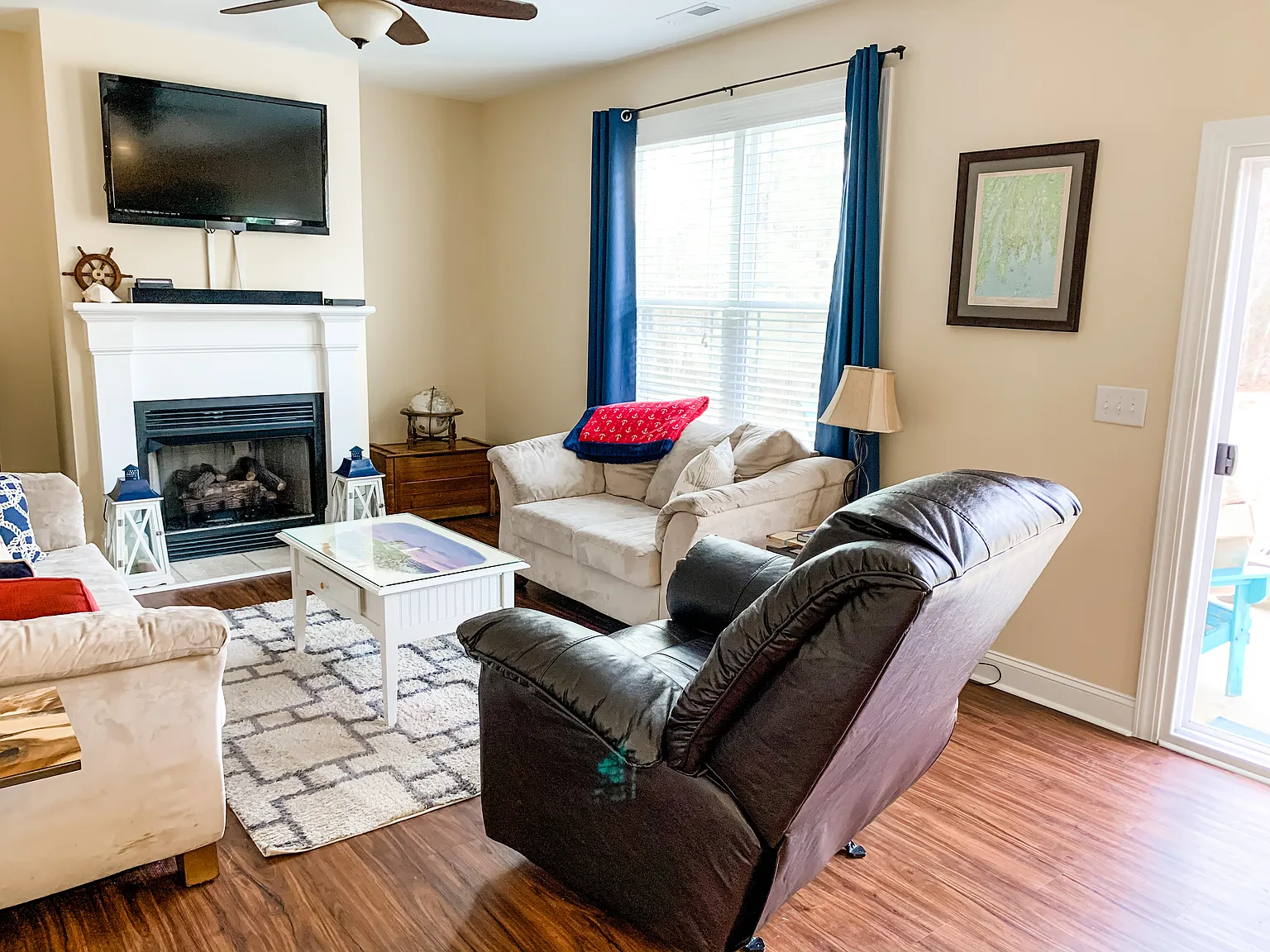 4 bed, 2.5 bath, 2385 sqft, $2,100 — Photo 3