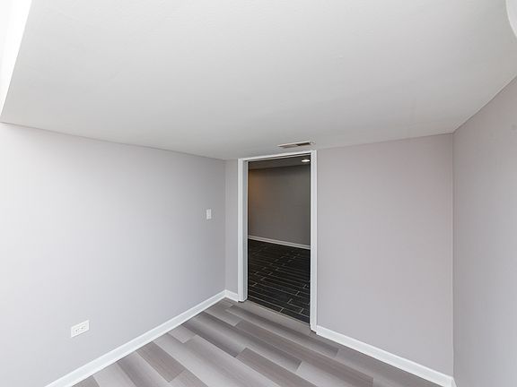 5th image of 4481 N Keokuk Ave #G