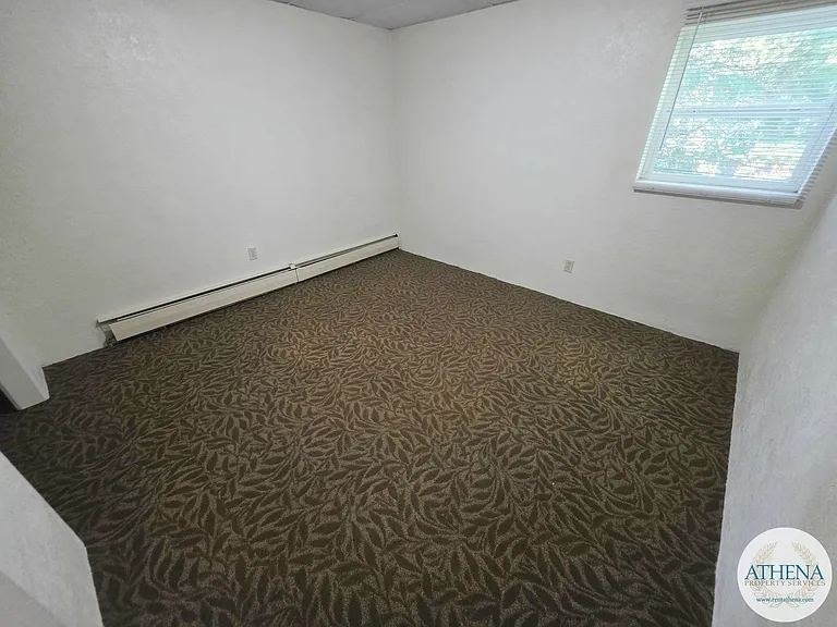 701 Watkins Dr — Photo 18