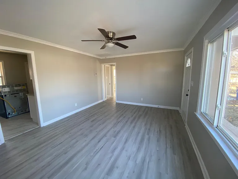 1003 N Delaware Ave — Photo 4