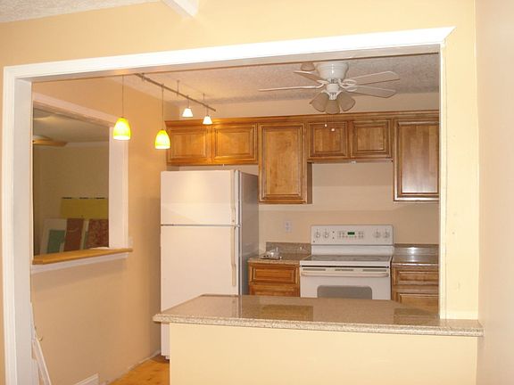 kitchen with open to LR