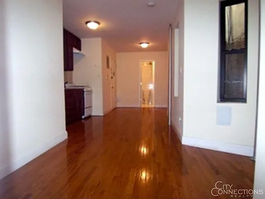 Rented by City Connections Realty | media 10