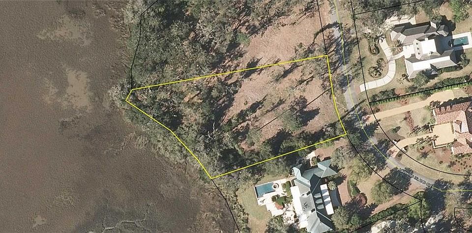 2nd image of 111 Hawkins Island Cir