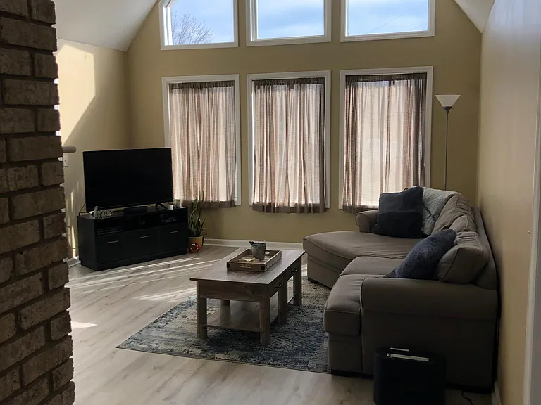 4726 Stillwell Rd — Photo 5