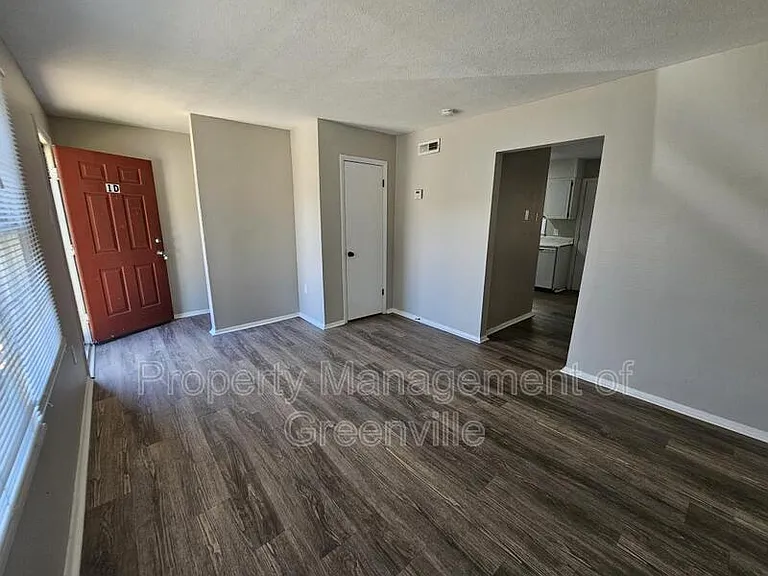 6526 White Horse Rd #1D — Photo 3