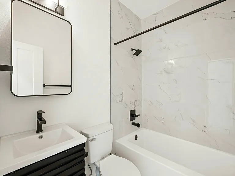 726 Arthur St #102 — Photo 17