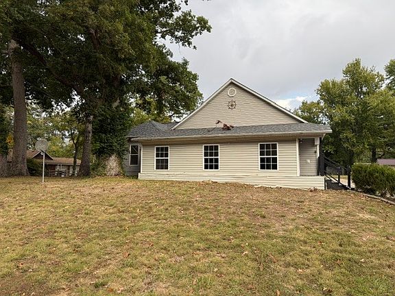 2nd image of 1024 Tolle Rd