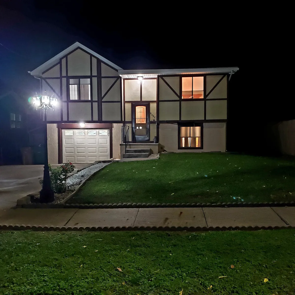 Building Photo - 6407 Carpenter Ave