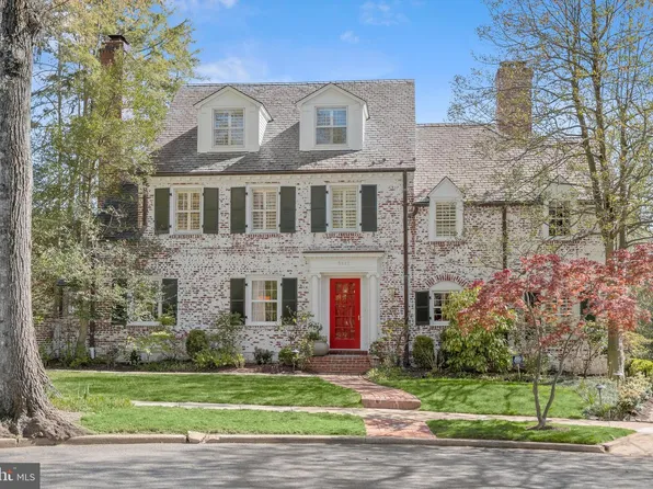 5082 Lowell St NW, Washington, DC 20016