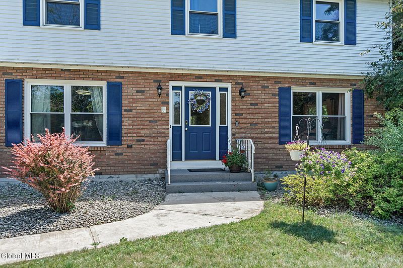 5th image of 29 Yolanda Drive