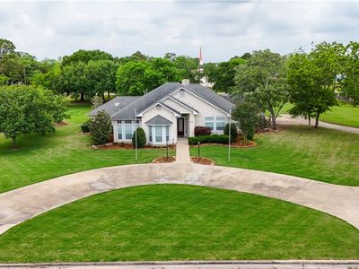 1212 W North St, Louise, TX, 77455