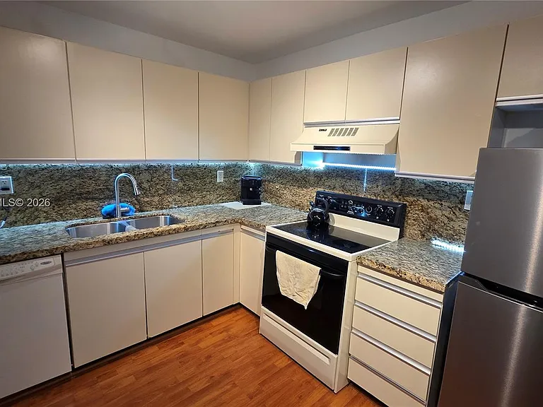 18151 NE 31st Ct #908 — Photo 20