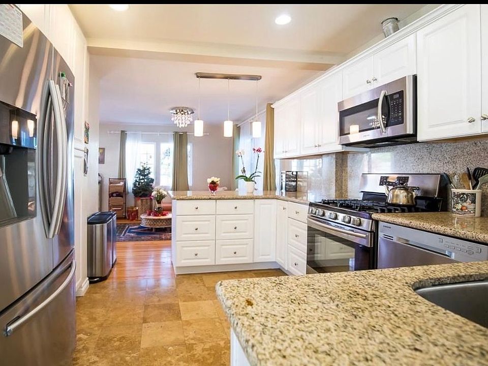 2nd image of 1205 Manzanita Ln