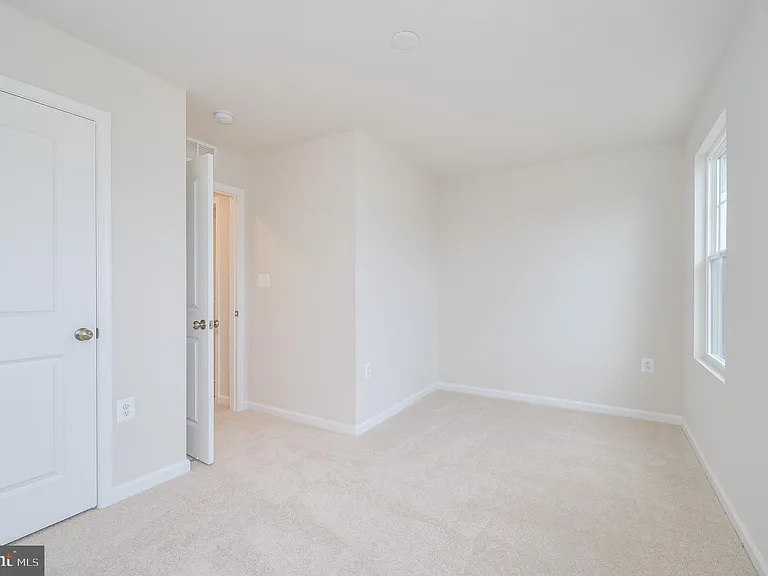 82 Coolidge Ave — Photo 25