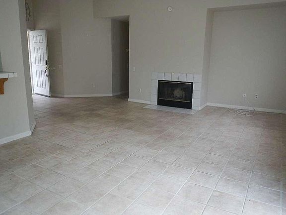 4th image of 935 Campbell Cir