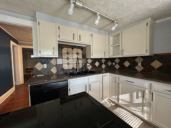 Entertain your Guests with an Easy Buffet Service Kitchen